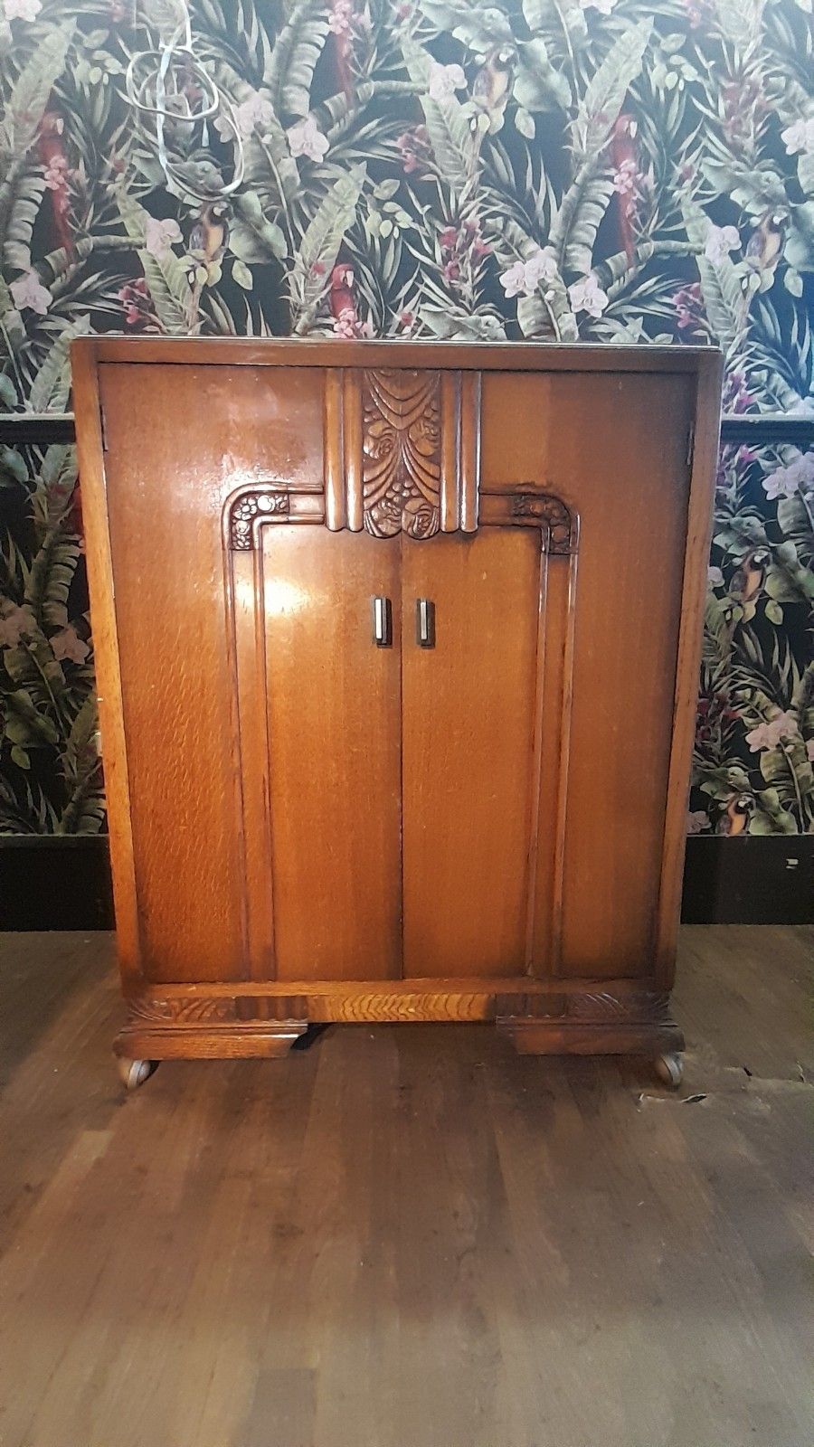 1930s Art Deco Medium Oak Tallboy/Linenpress With Doors And 2 Shelves