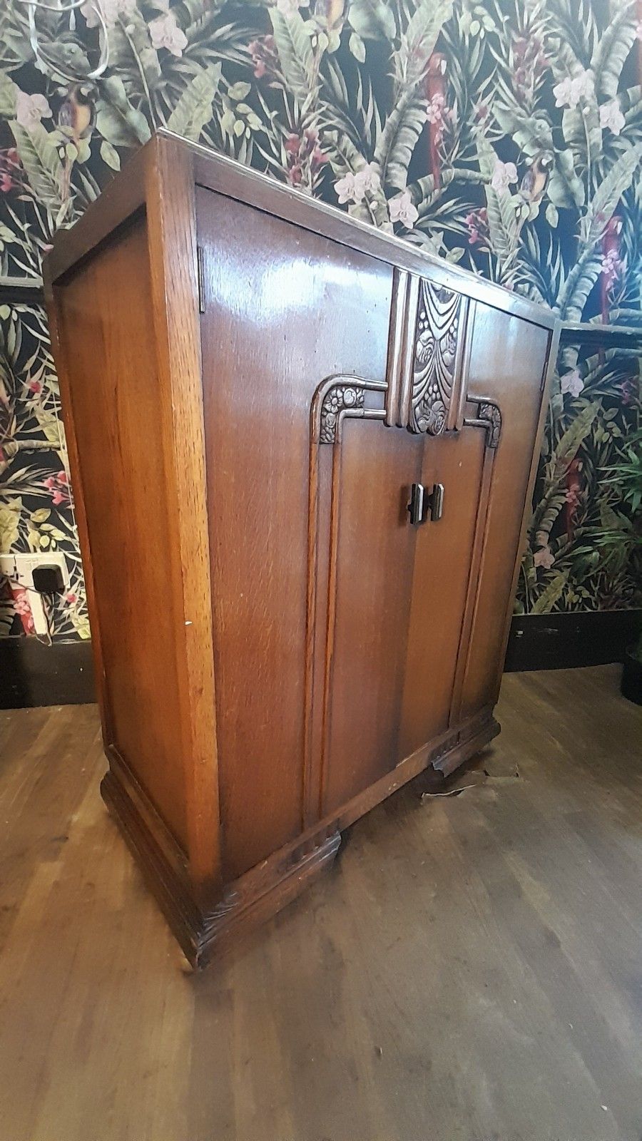 1930s Art Deco Medium Oak Tallboy/Linenpress With Doors And 2 Shelves photo for sale