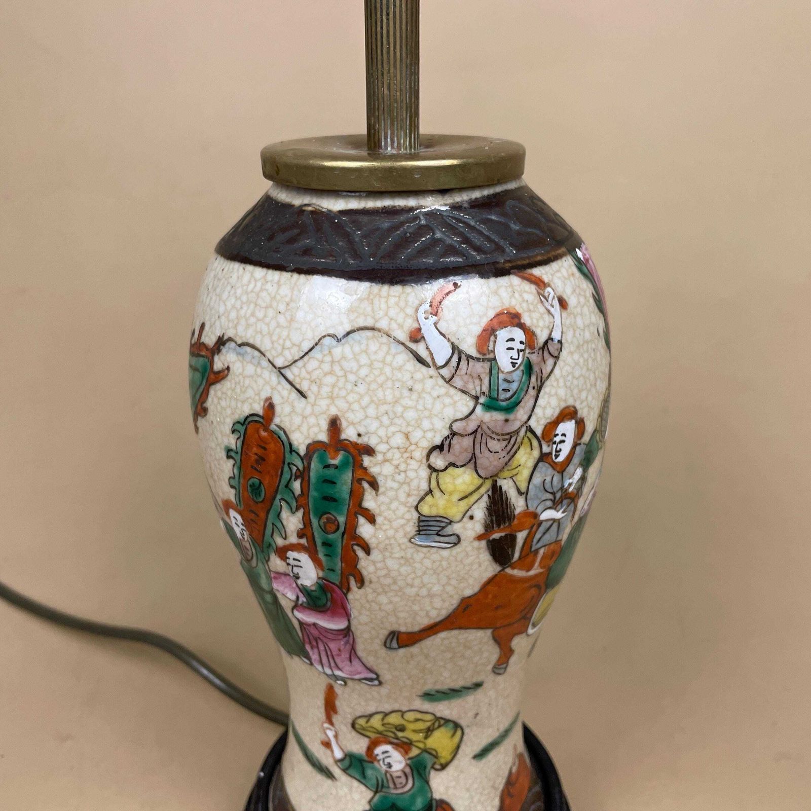 Ceramic Patterned Oriental Lamp Bedside Table Light Vase Pottery Round Antique Pattern Hand Painted Gold Brass Wooden Wood Base Vintage photo furniture