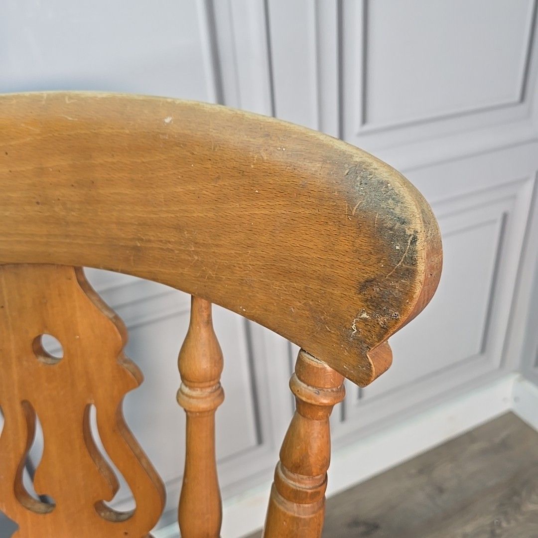 photo furniture Antique Wooden Farmhouse Chairs Pair 2 Victorian Style Solid Turned Country
