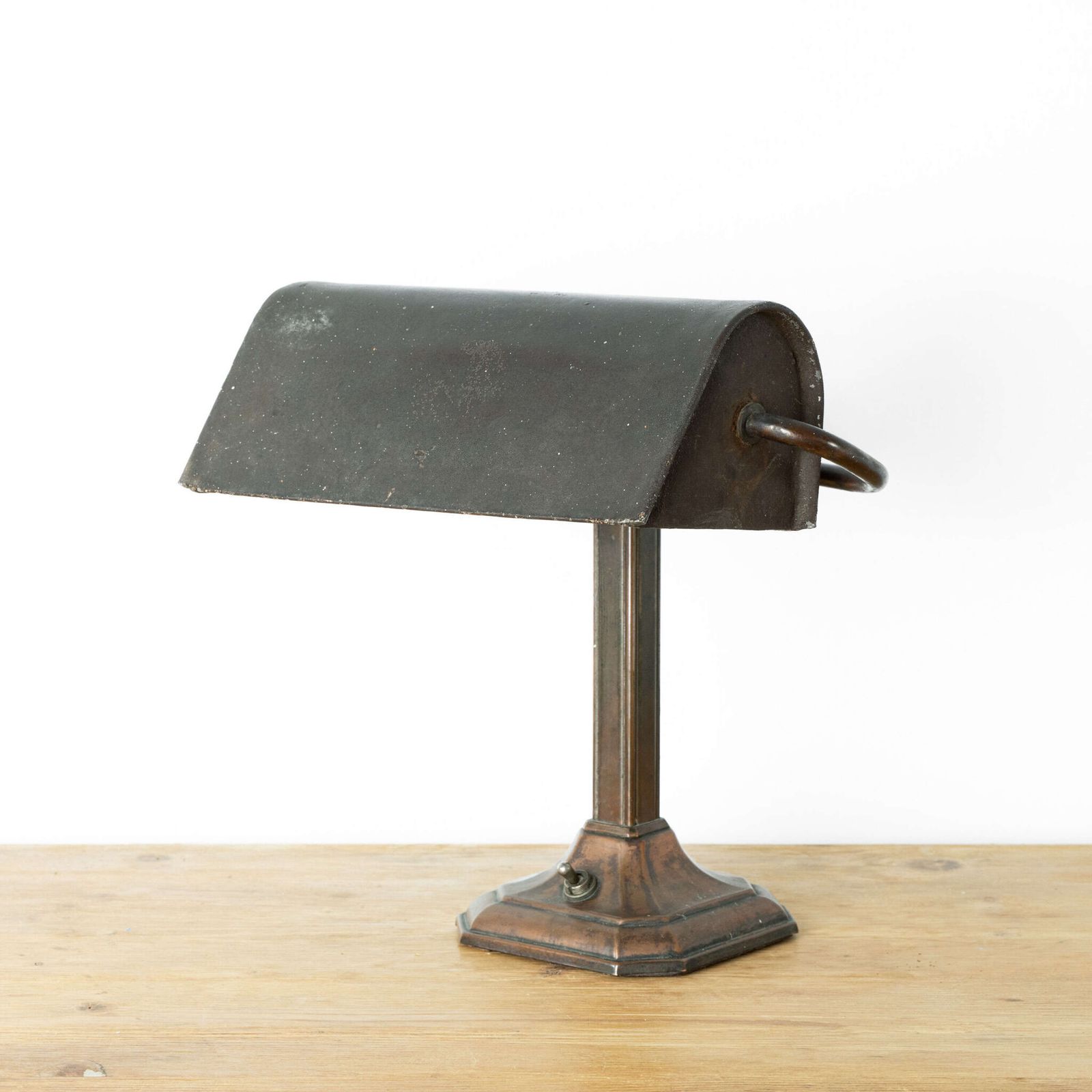 1930’s English Brass Banker's Lamp photo vinterior