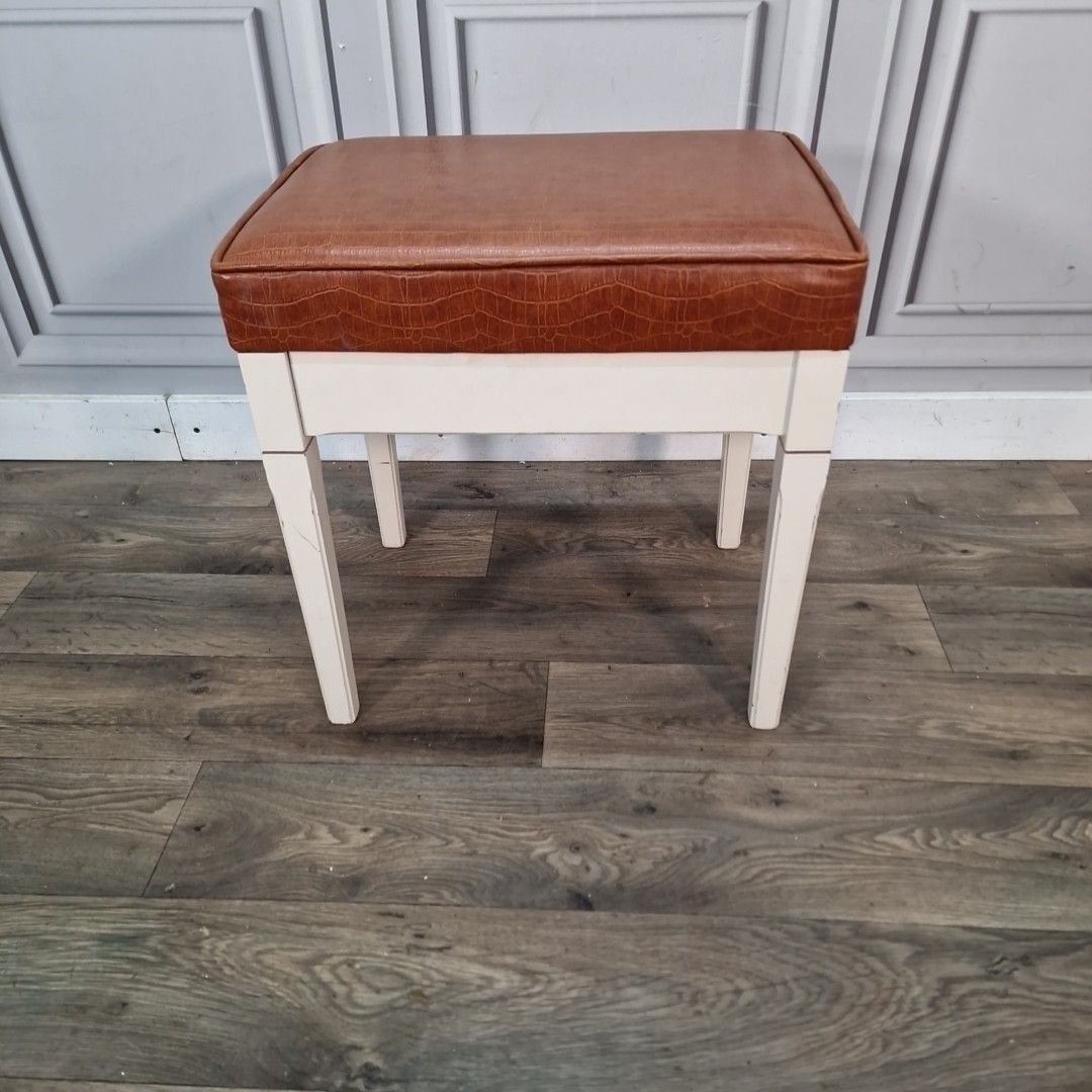 Retro Vintage Stool Tan Croc Effect Faux Leather – Wooden Frame – Mid Century photo vinterior