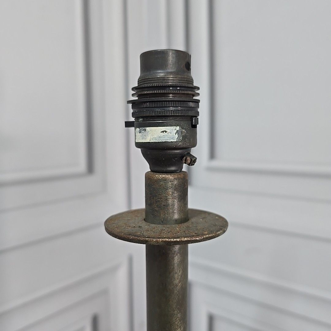 photo vinterior Vintage Standard Lamp Industrial Iron Metal Floor Light Tripod For Rewiring