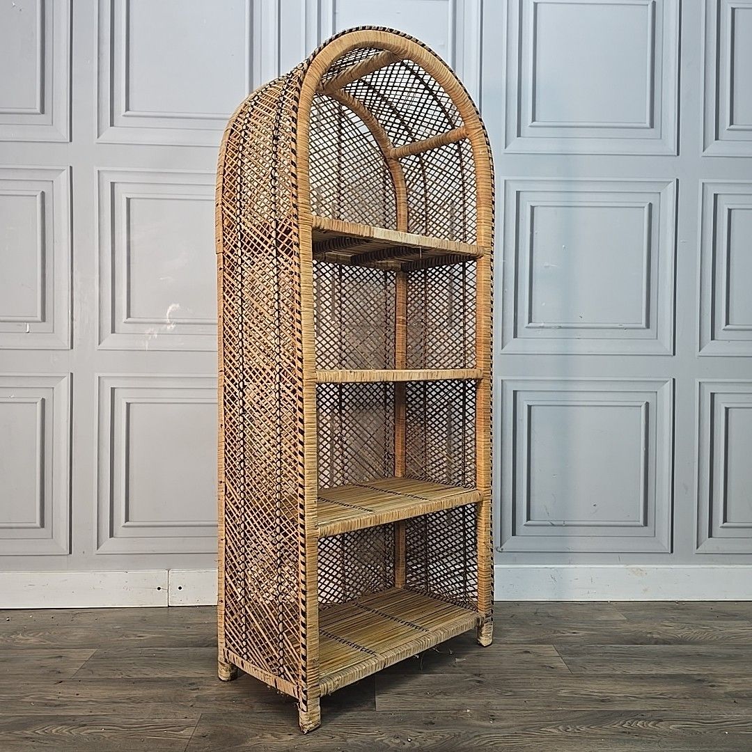 Vintage Wicker Rattan Bookcase étagère – Arched Top Shelf Unit – Boho Retro Cane
