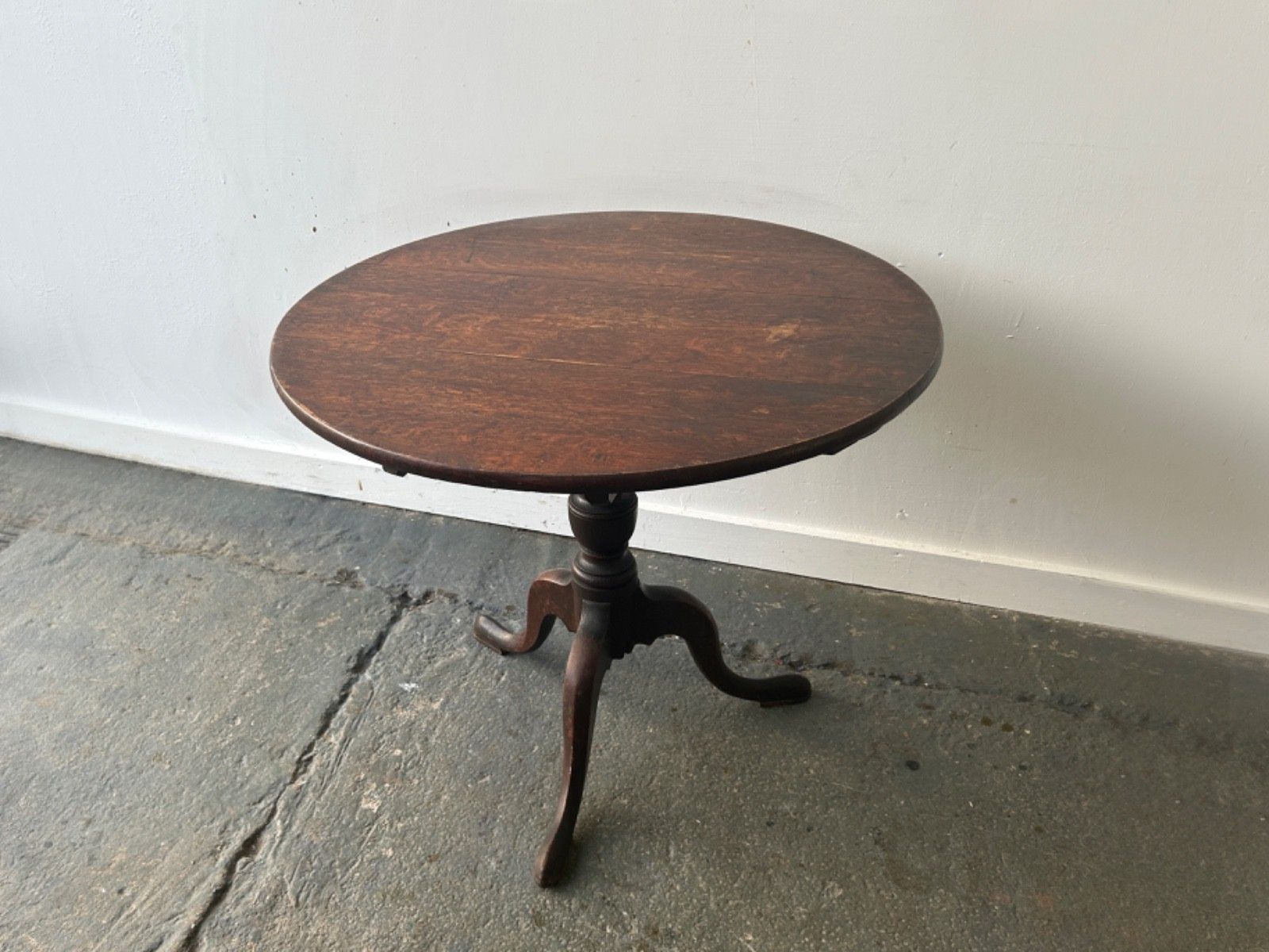 Georgian Style Antique Tilt Top Tripod Occasional Side Table