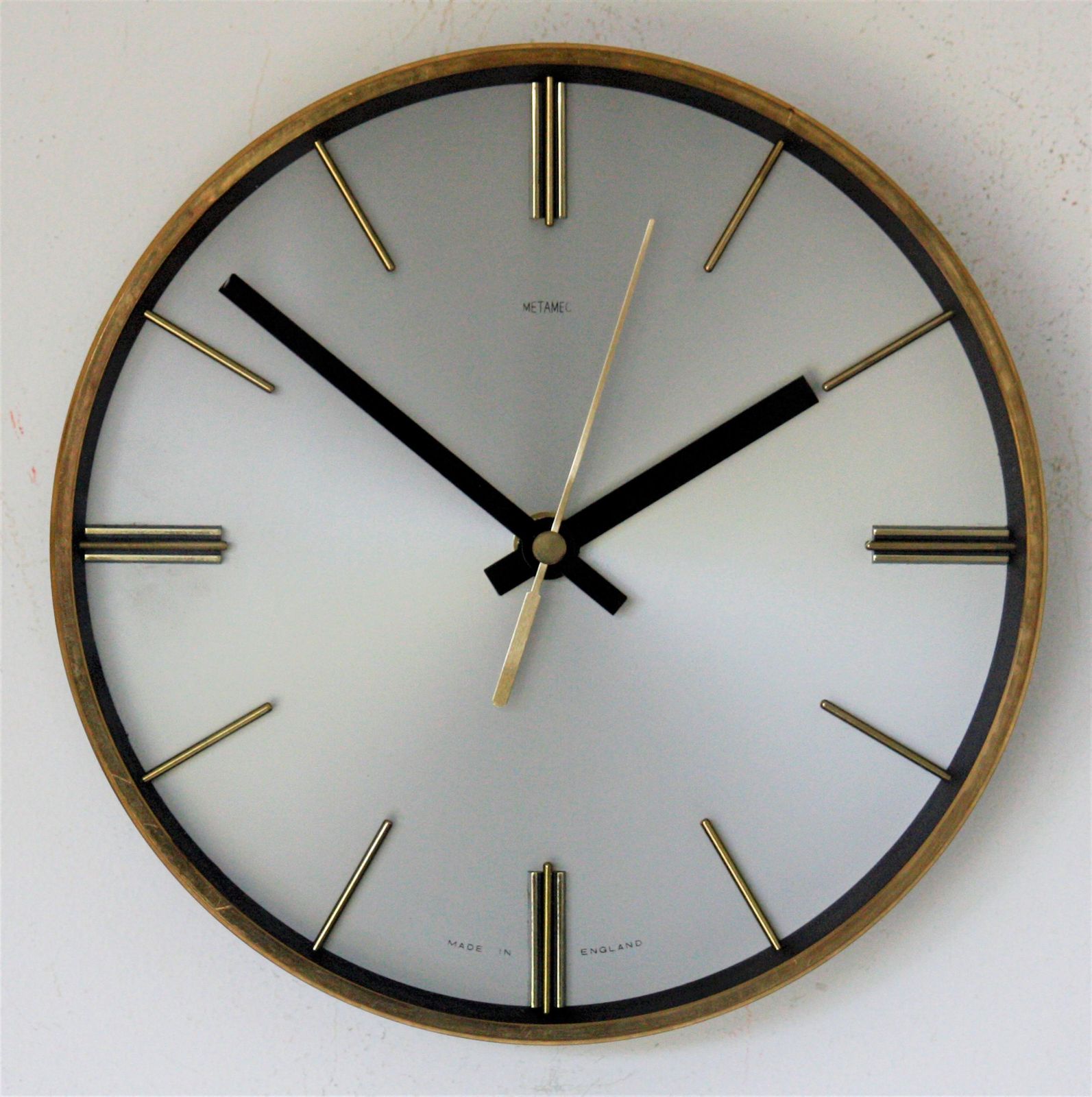 Metamec Wall Clock   Vintage 20cm Retro Atomic Era Mid Century Style Clock Gift Off The Wall Clocks photo furniture