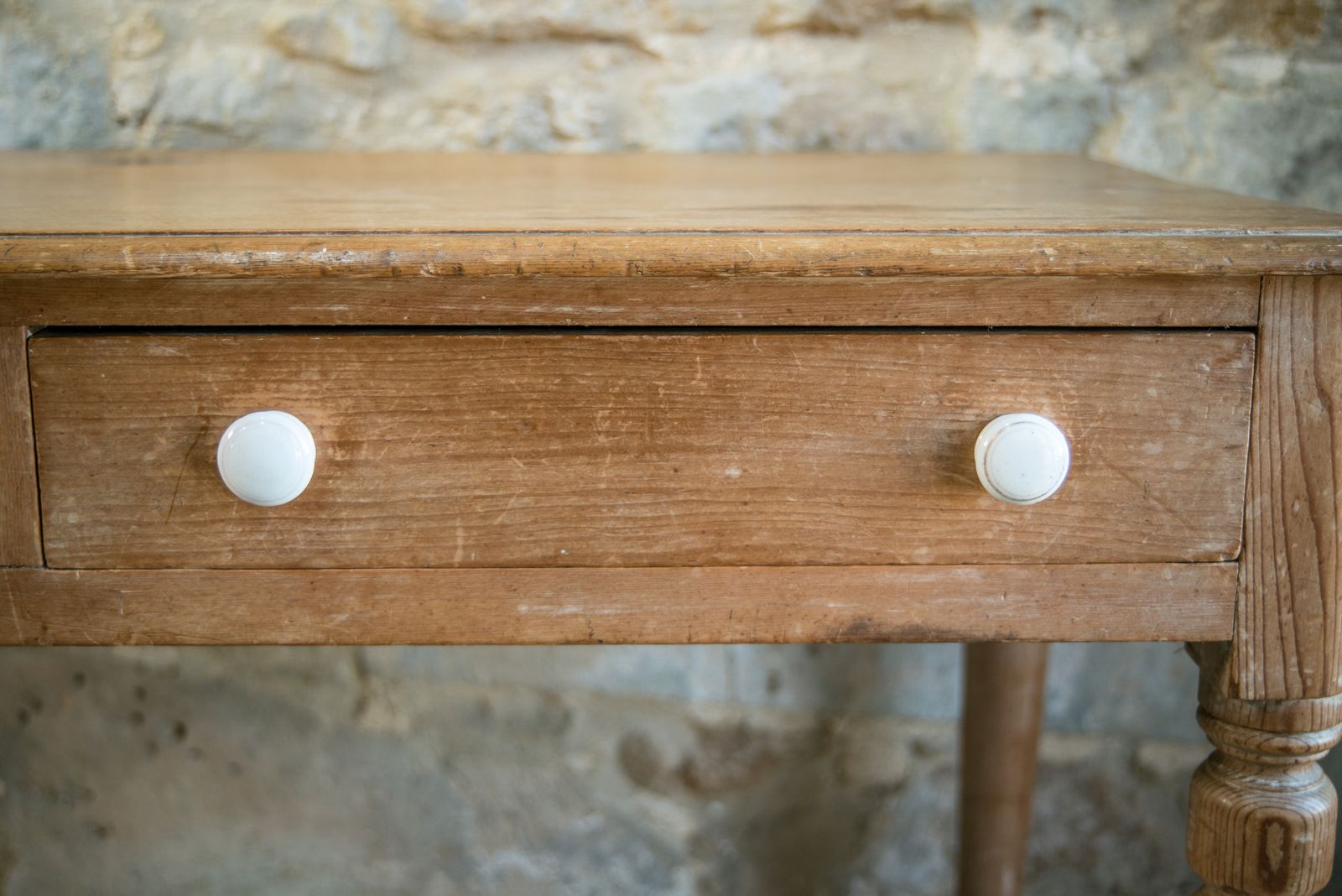 photo vinterior Antique Pine Console With Drawers & White Knobs   Farmhouse Style