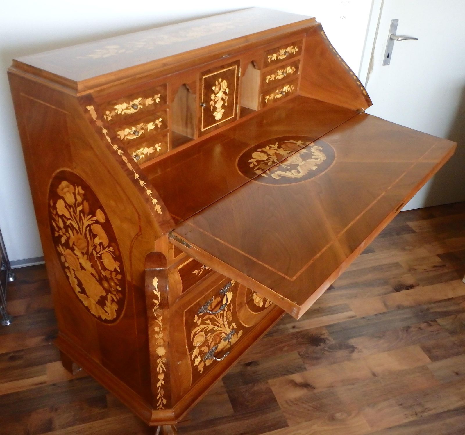 photo vintage Ladies' Secretary Desk With Rich Floral And Bird Inlays And Many Drawers
