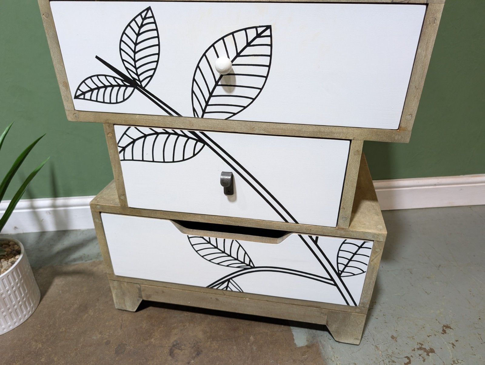 Modern Chest Of Drawers  4 Drawer Bedroom Dining Room Furniture Cabinet Rrp 229 photo vintage