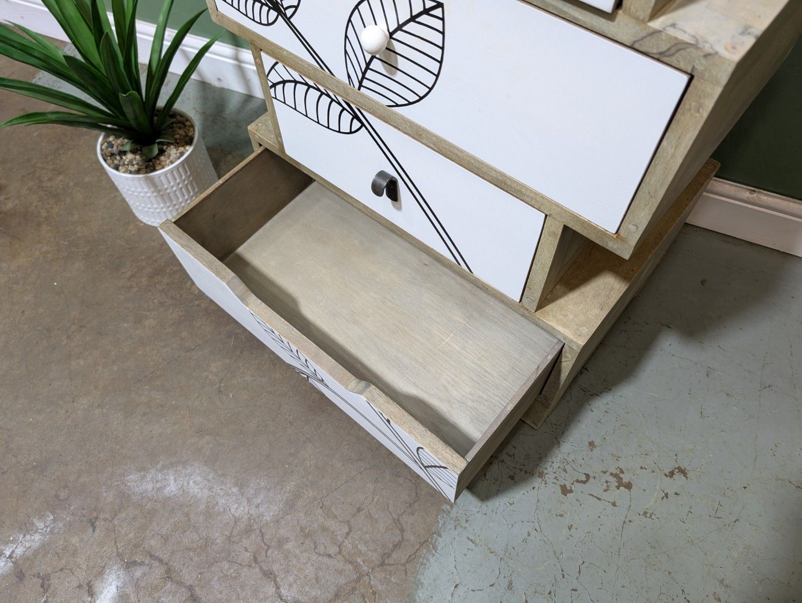 photo for sale Modern Chest Of Drawers  4 Drawer Bedroom Dining Room Furniture Cabinet Rrp 229