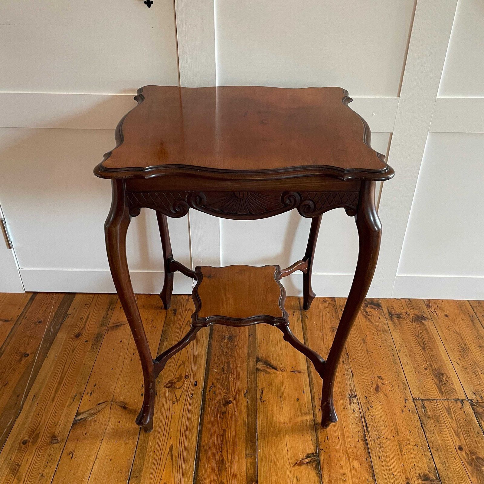 Antique Edwardian Hand Carved Wooden End Table Patterned Square Brown Table Vintage Decor Country Cottage Furniture Side 72x52x52cm photo furniture