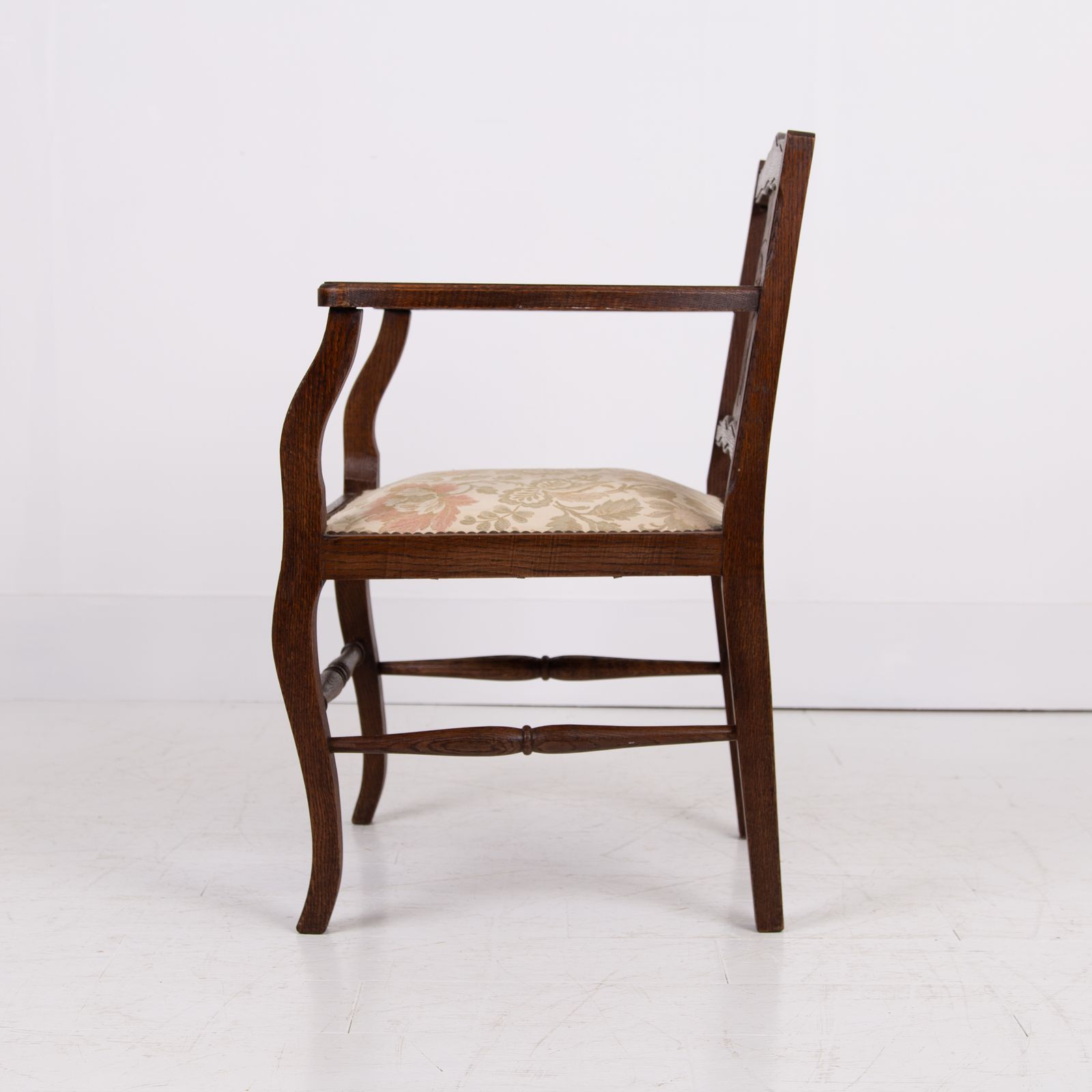 445.0 Vintage Pair Of Attractive Oak Occasional Armchairs C1930 photo