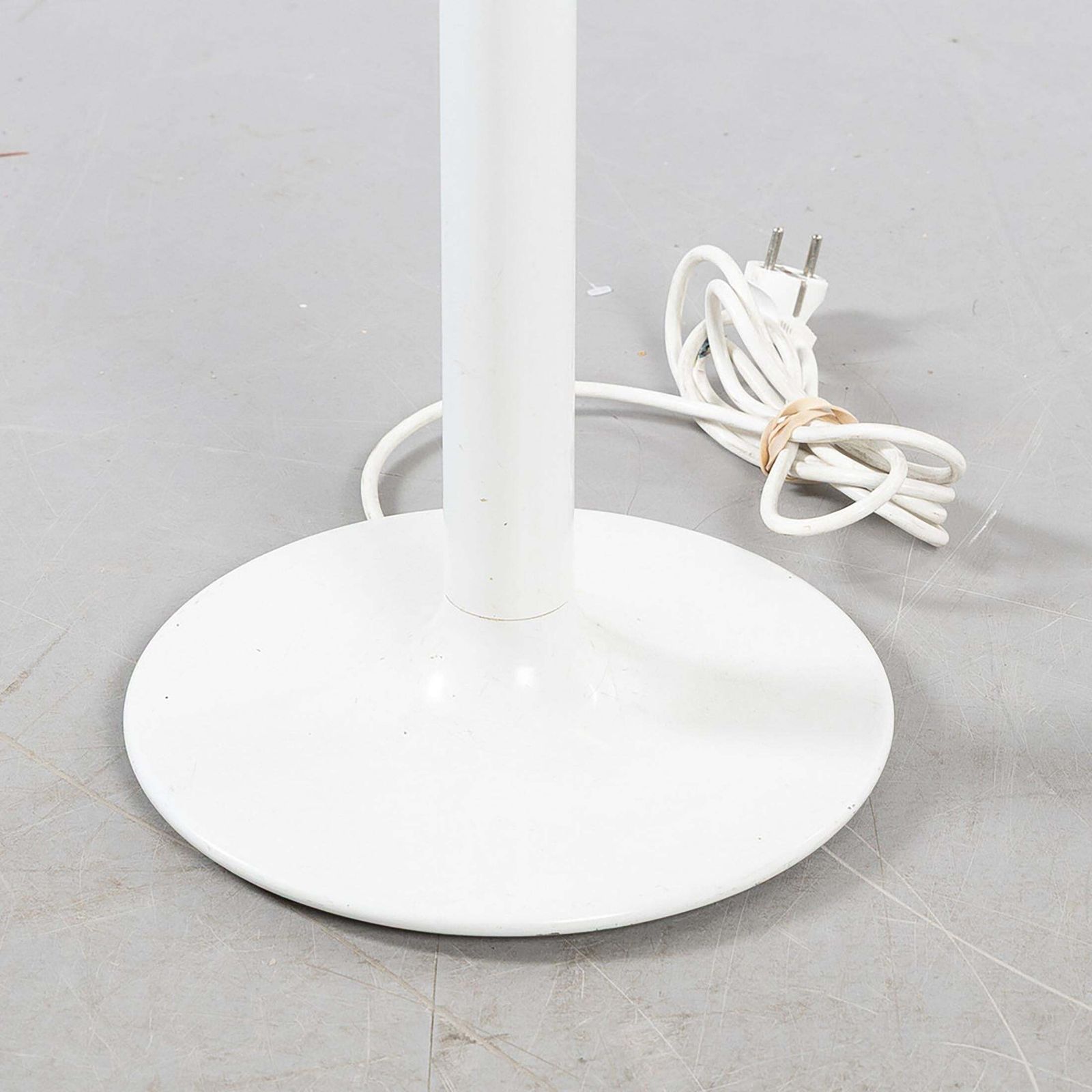 photo furniture White Floor Lamp Bumling By Anders Pehrson For Ateljé Lyktan