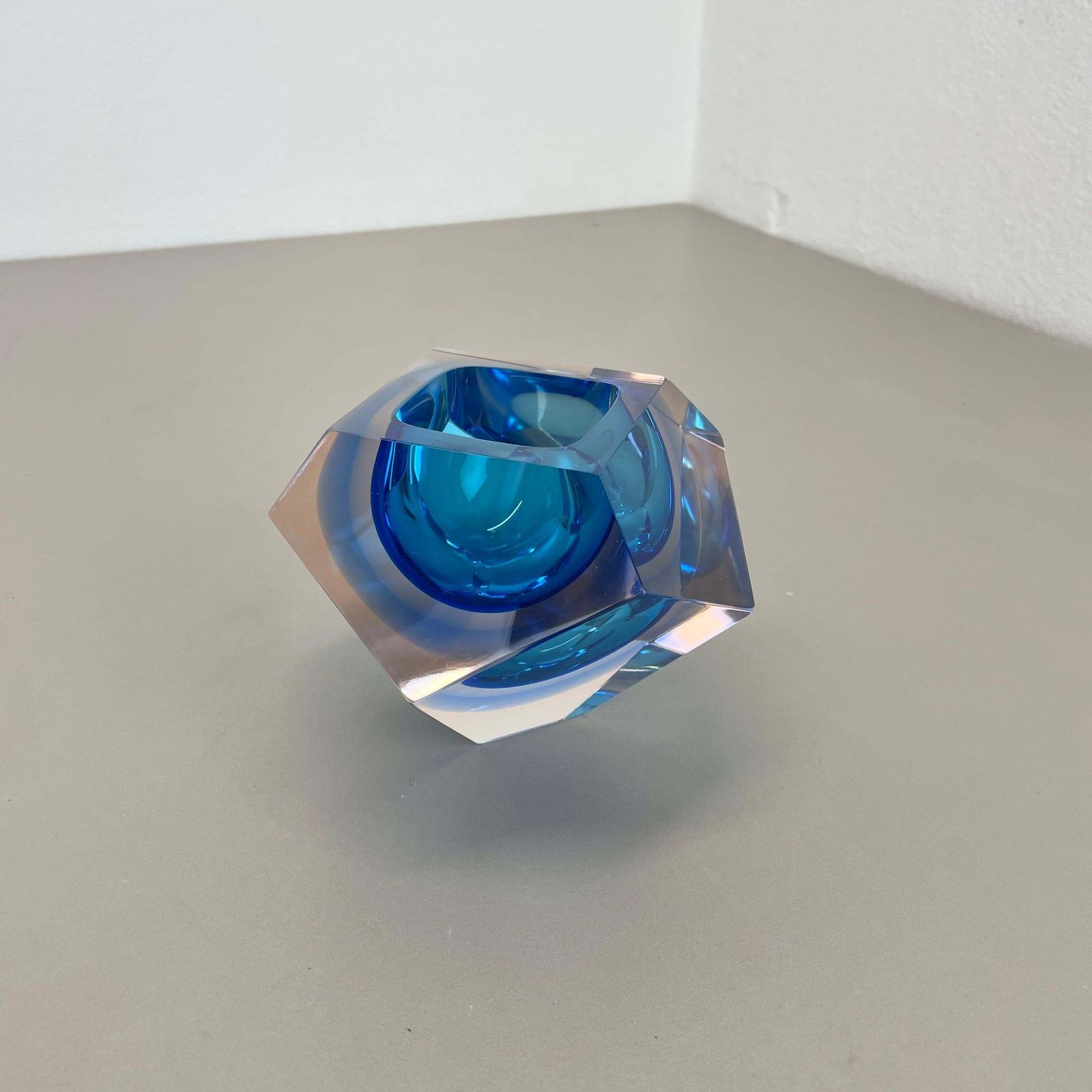 1.4kg Murano Glass Faceted "Diamond" Sommerso Bowl By Flavio Poli, Italy, 1970s photo Home Decor
