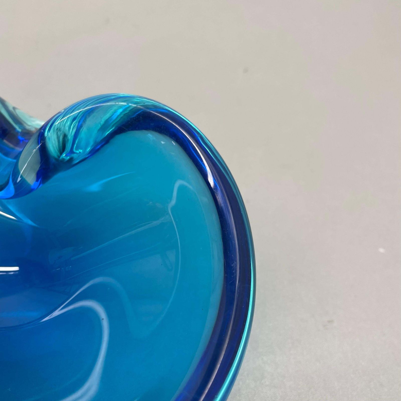Unique 1.1kg Murano Glass Bowl Ashtray, Blue Multicolor, 1970s Italian Design photo vinterior