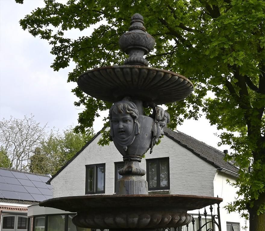 Very Large Cast Iron Fountain 20th Century photo furniture