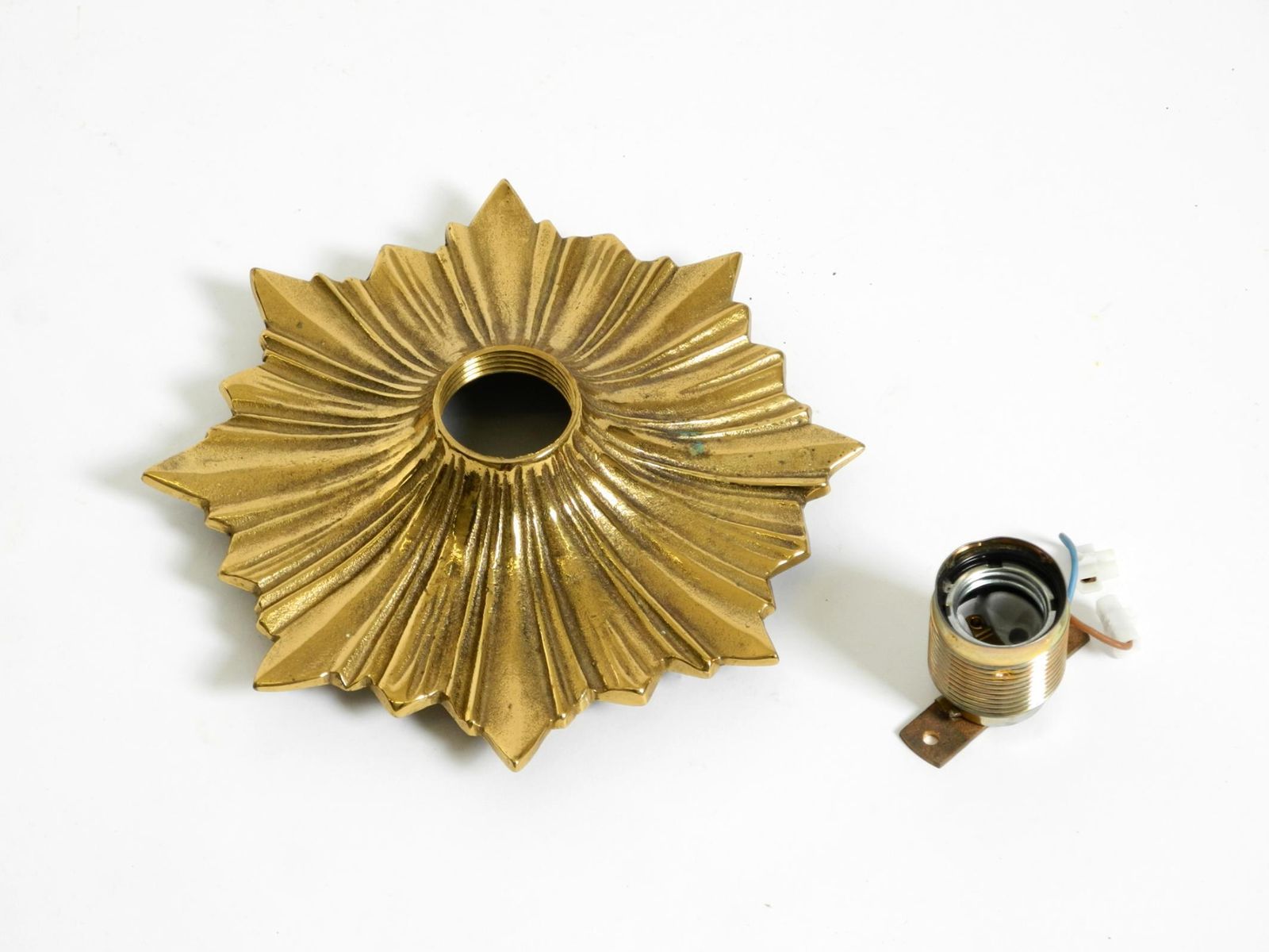 photo vinterior 1960s Space Age Star Design Wall Or Ceiling Lamps In Bronze
