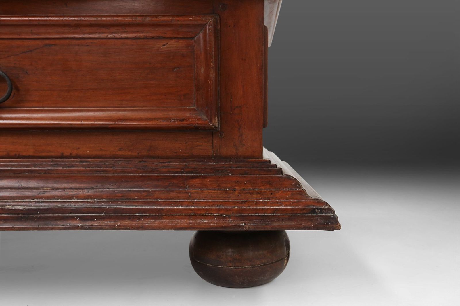 photo vinterior French Louis XIII Oak Wardrobe With Geometric Carving, Early 17th Century