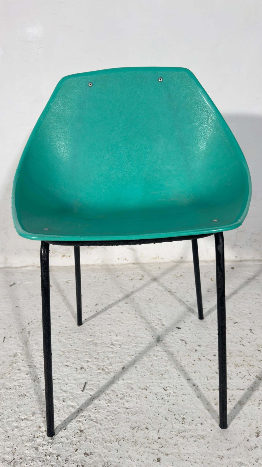 photo furniture Pierre Guariche Chair Model "Coquillage" By Meurop Iconische Mid Century Design