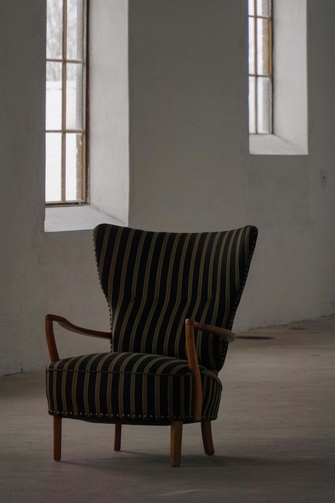 photo vinterior Danish Mid Century Modern, Wingback Lounge Chair In Oak, Viggo Boesen, 1950s