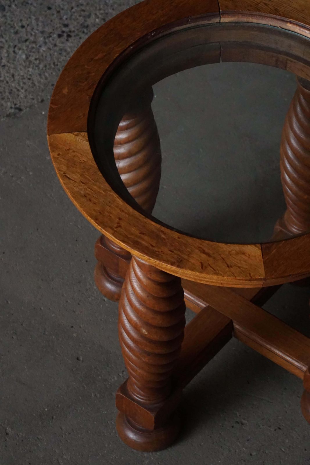 photo vintage Danish Mid Century Modern, Oak Table With Spiral Turned Legs & Glass Top, 1950s