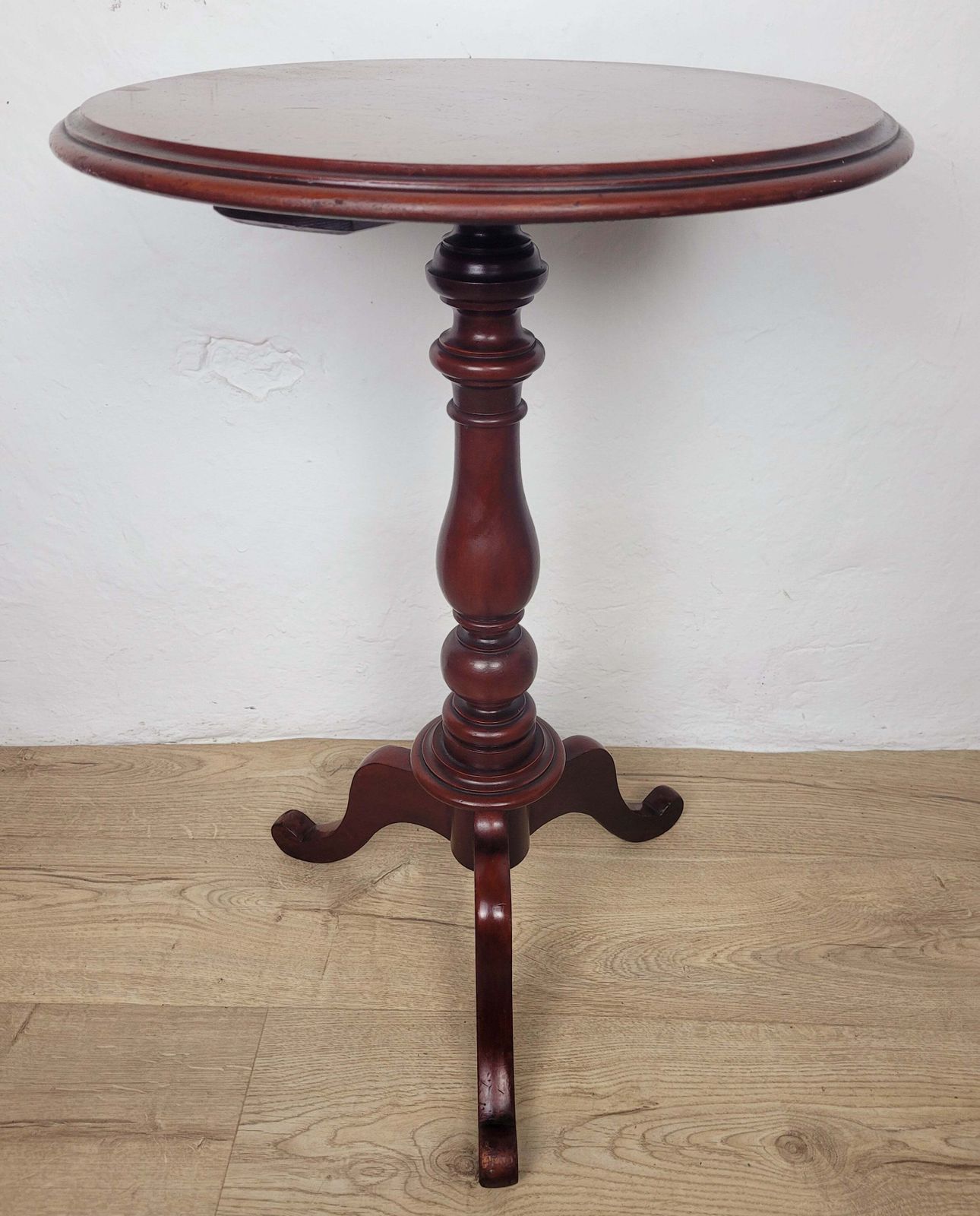 Furniture Victorian Pedestal Tripod Table English 19th Century Mahogany photo