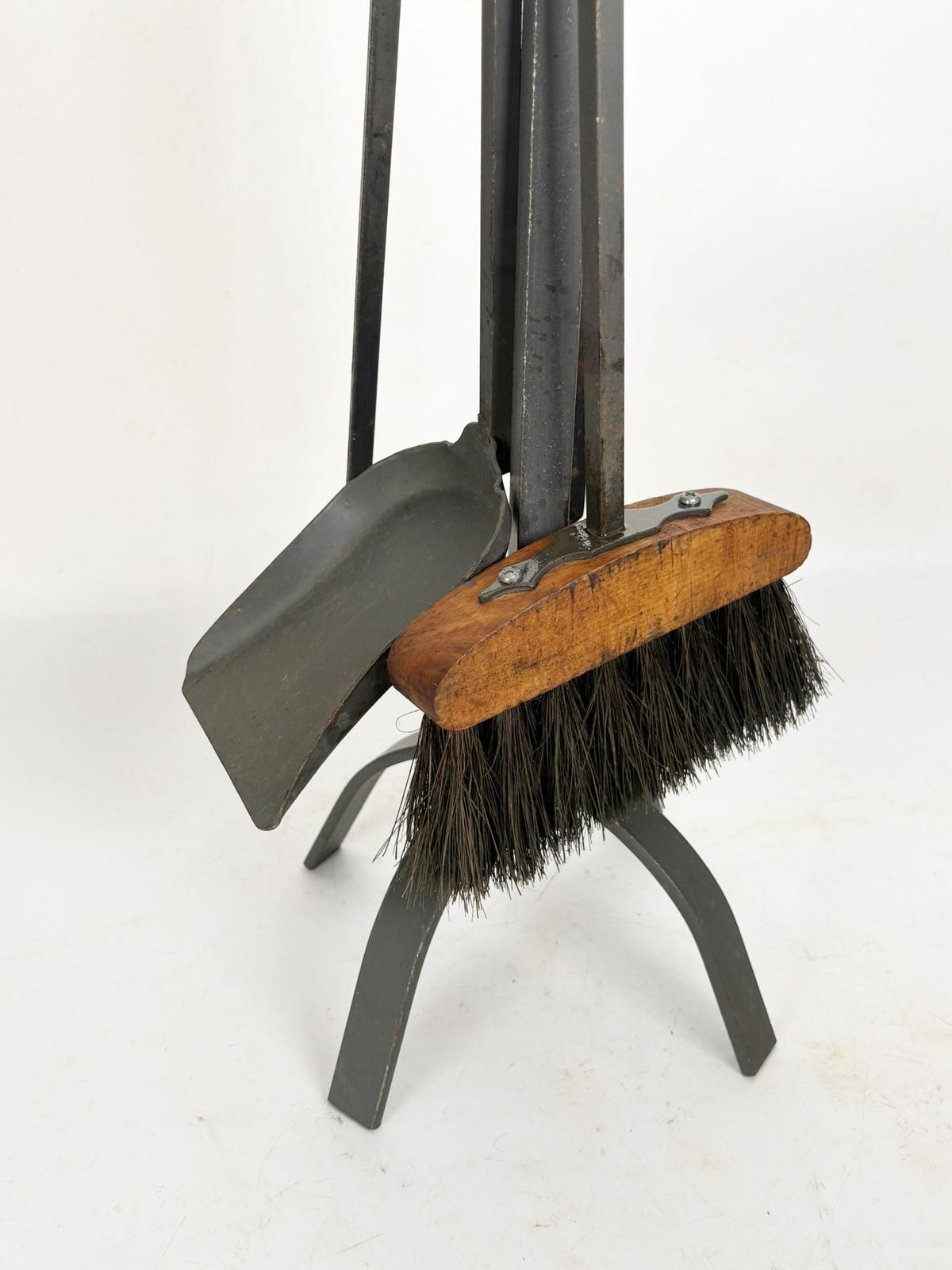 Set Of Brass And Iron Fire Tools On Stand, France, 1950 photo vinterior