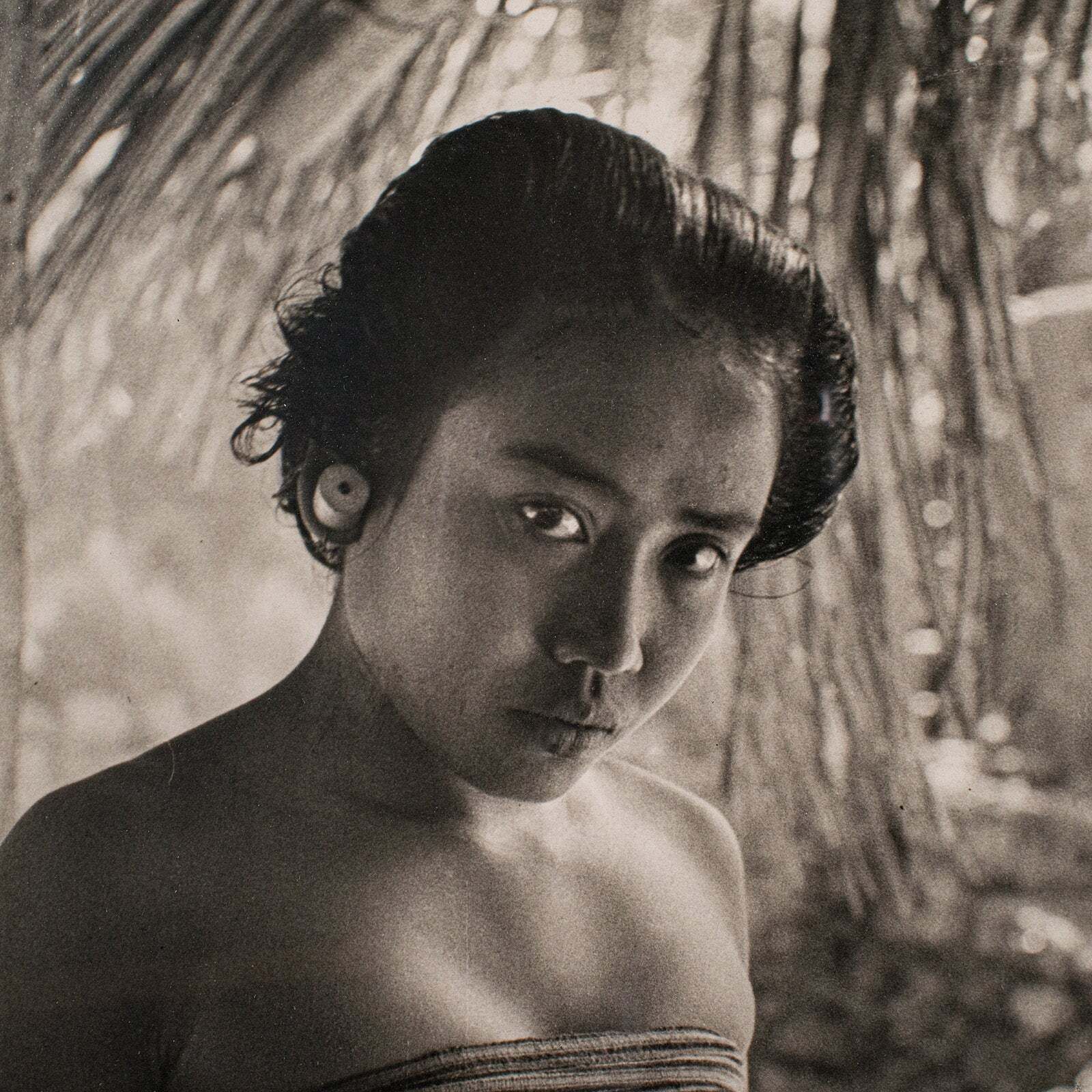 Vintage Loom Weaver Photograph, Balinese Woman, Monochrome Portrait, Mid Century photo vinterior