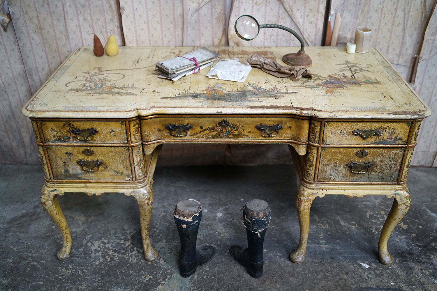 An Early 20thc Chinoiserie Lacquer Decorated & Painted Desk C.1920 25 photo furniture
