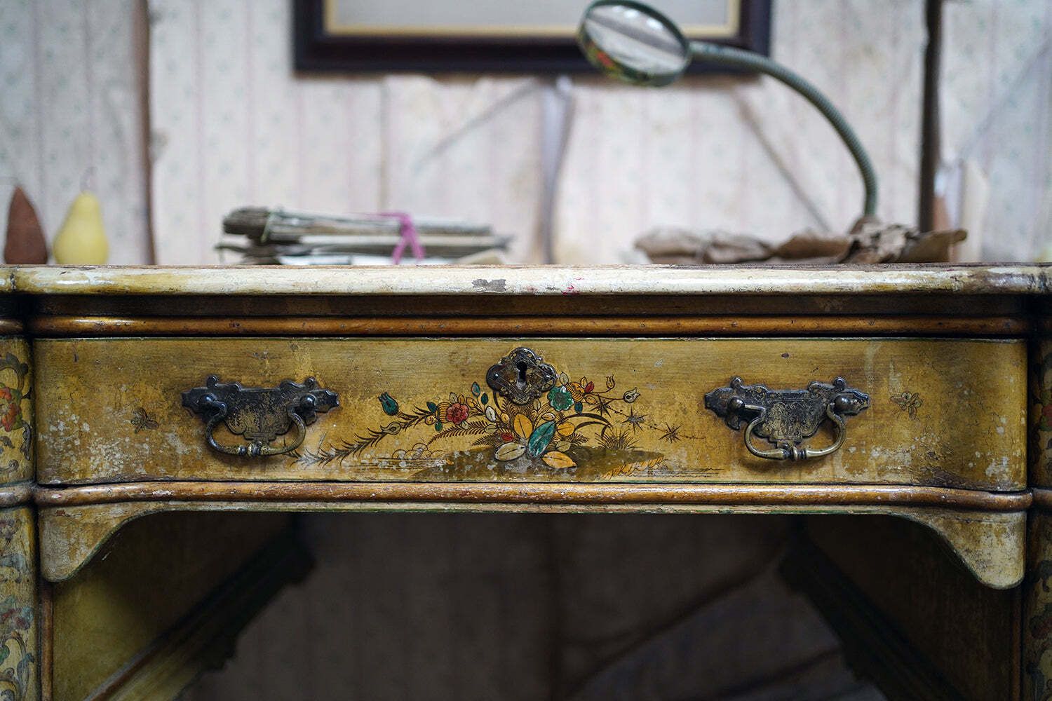 An Early 20thc Chinoiserie Lacquer Decorated & Painted Desk C.1920 25 photo buy
