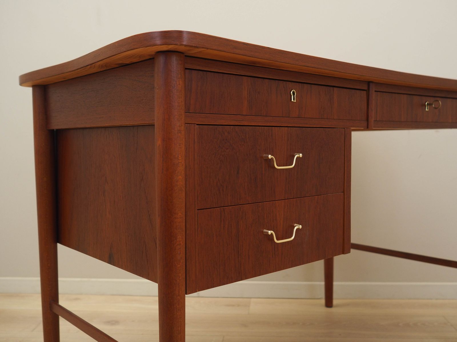 photo furniture Teak Desk, Danish Design, 1960s, Production: Denmark