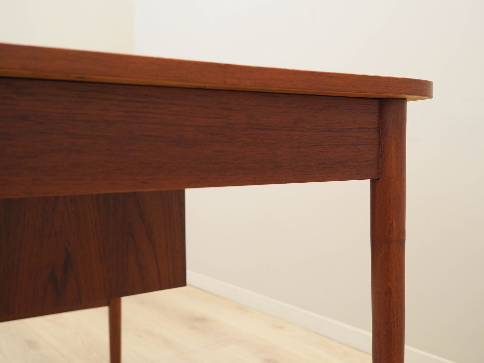 1389.0 Teak Desk, Danish Design, 1960s, Production: Denmark photo
