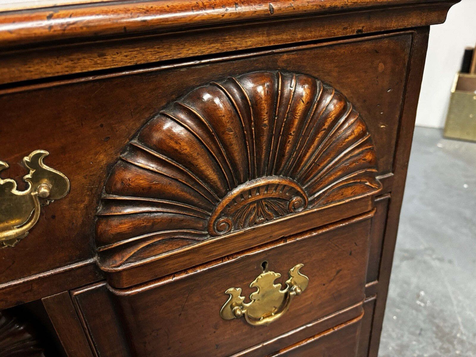 Antique Mahogany Rhode Island Desk, In The Style Of John Townsend. photo vintage