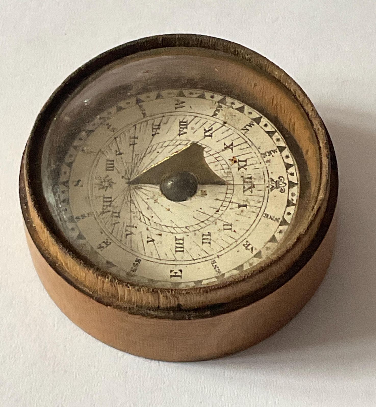 Antique Pocket Sundial In Wooden Case   Early 19th Century. photo 195.0