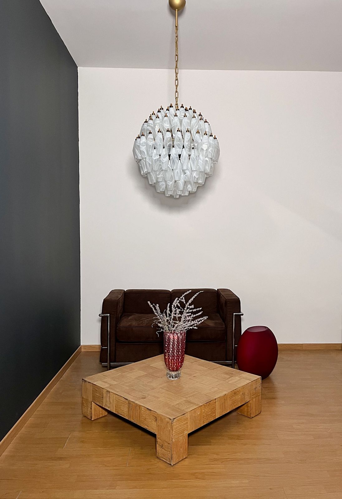 Amazing Spherical Murano Poliedri Chandelier   140 White Alabaster Poliedri photo for sale