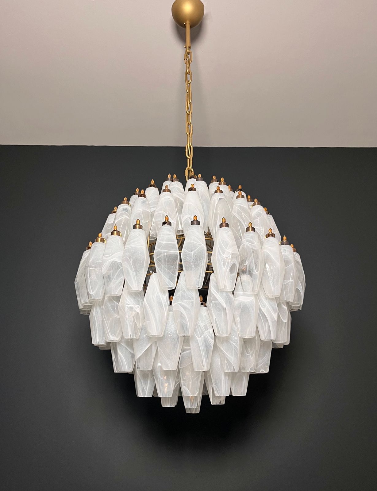 Amazing Spherical Murano Poliedri Chandelier   140 White Alabaster Poliedri photo 2710.0