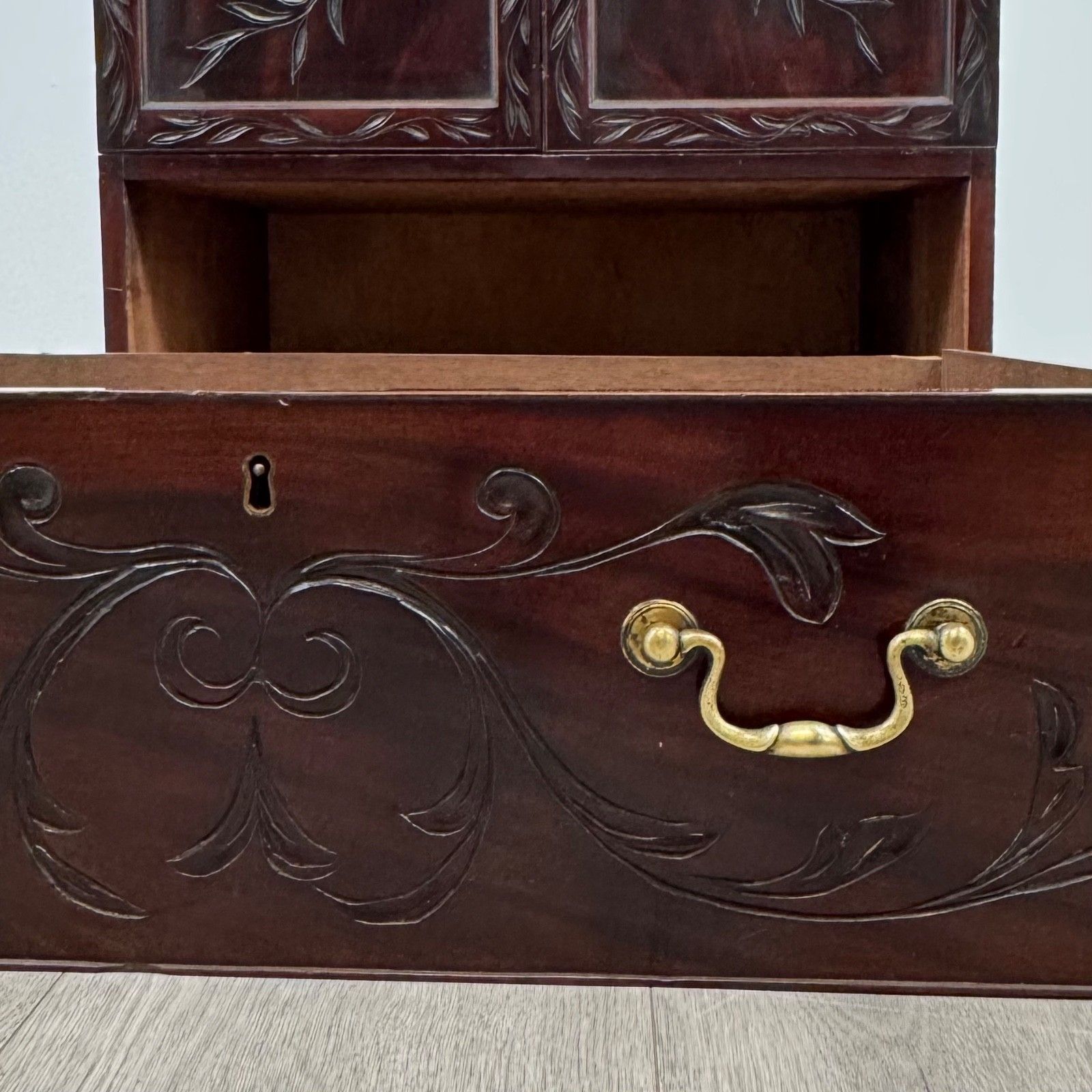 825.0 Antique 19th Century Good Quality Cabinet In Mahogany photo