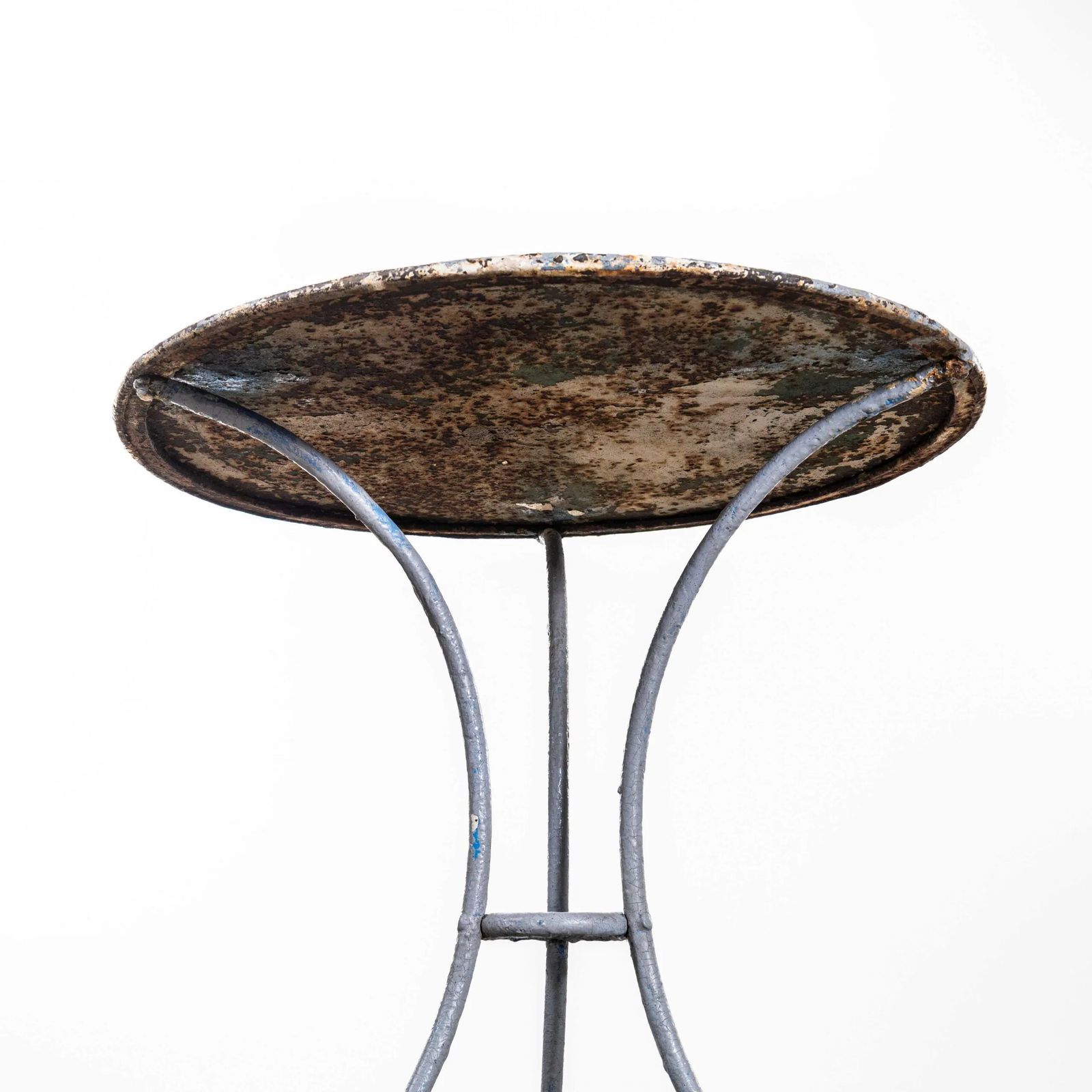 1950’s French Grey Metal Round Outdoor Small Gueridon Table photo vinterior