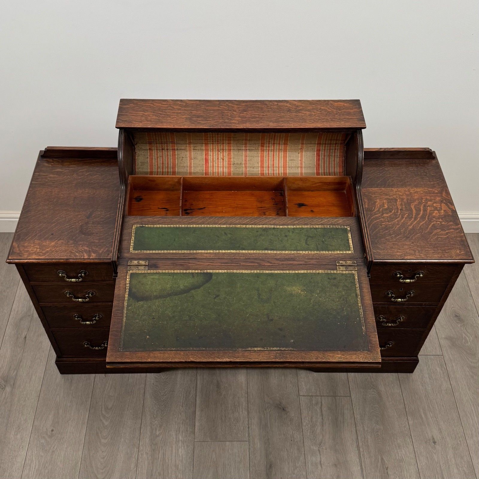 photo vinterior Antique 19th Century Tambour Top Bankers Desk In Oak