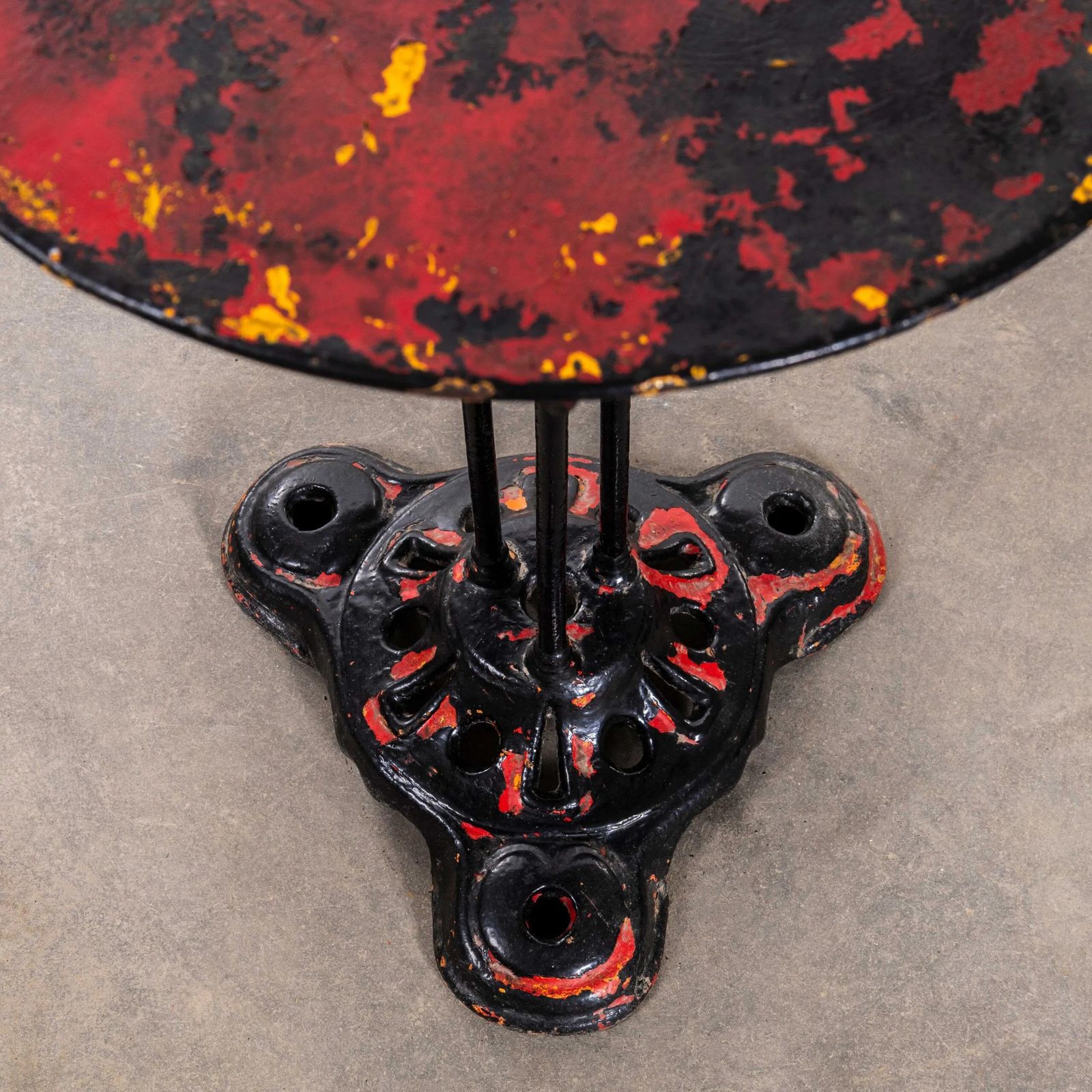 1950’s Red French Metal Tripod Base Outdoor Small Gueridon Table photo vinterior