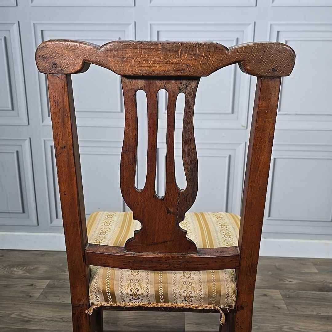 photo vintage Antique Dining Chair Upholstered Bedroom Hall Seat Vintage Decorative Shape
