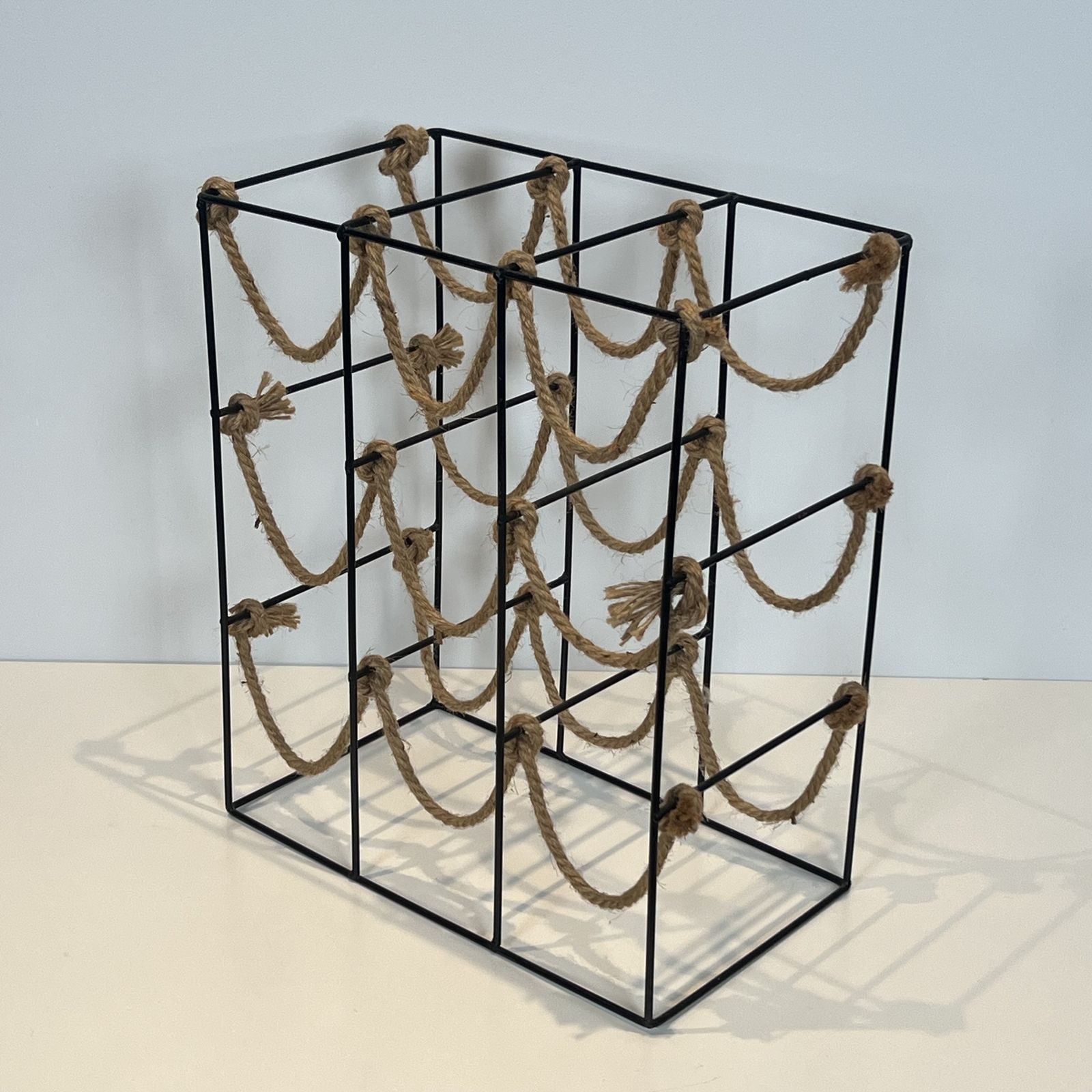 photo vintage Metal And Rope Bottle Holder, 1980s