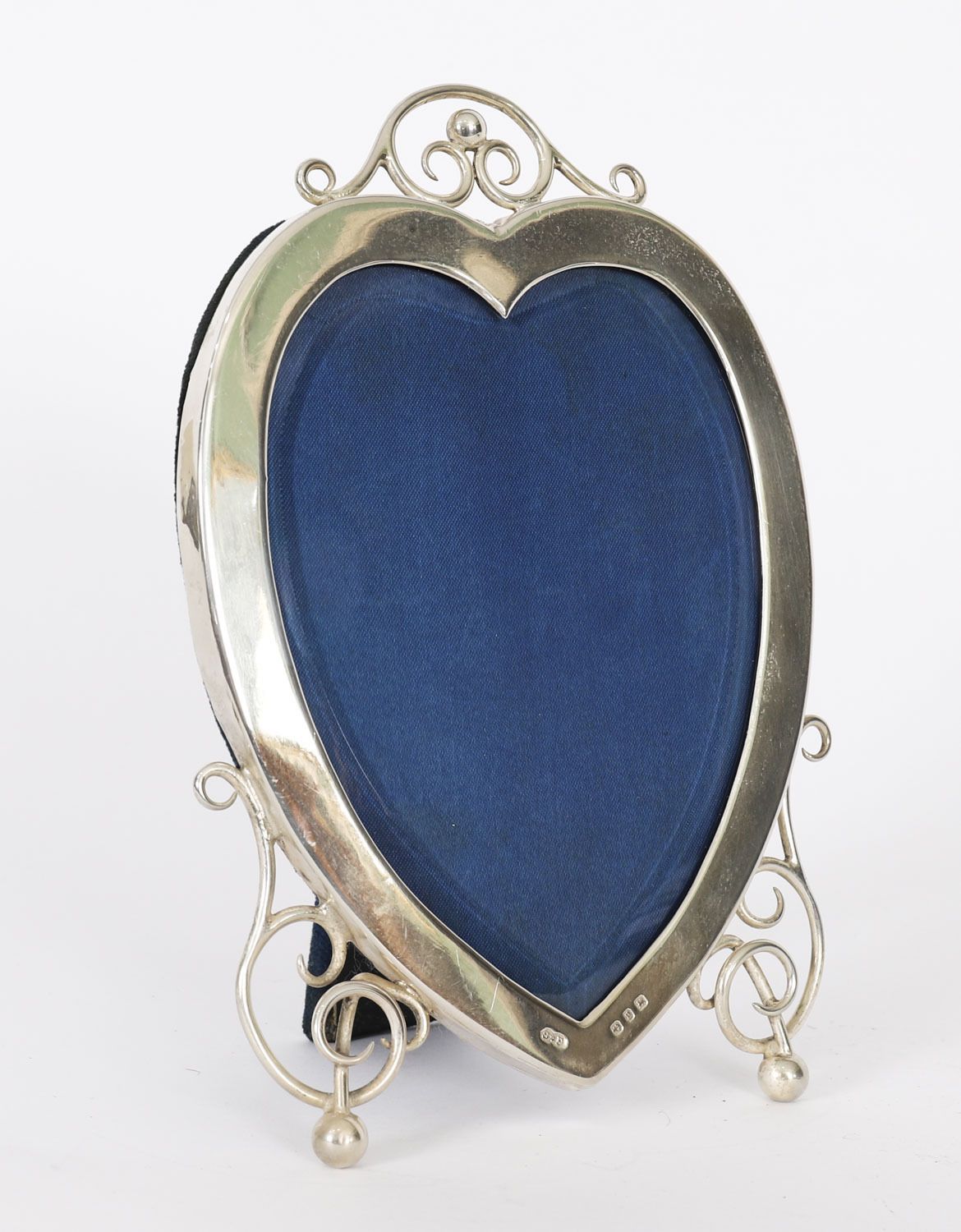 Antique Sterling Silver Heart Photo Frame By  Syner & Beddoes 1898 19x15 Cm