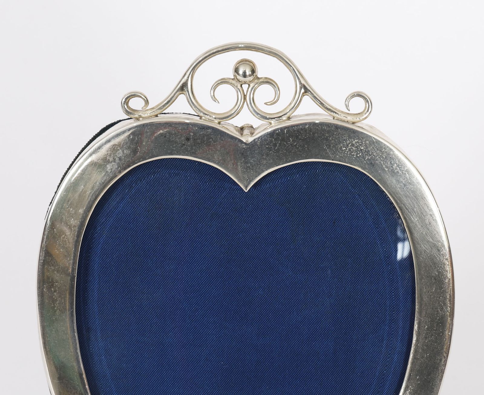 Antique Sterling Silver Heart Photo Frame By  Syner & Beddoes 1898 19x15 Cm photo Home Decor