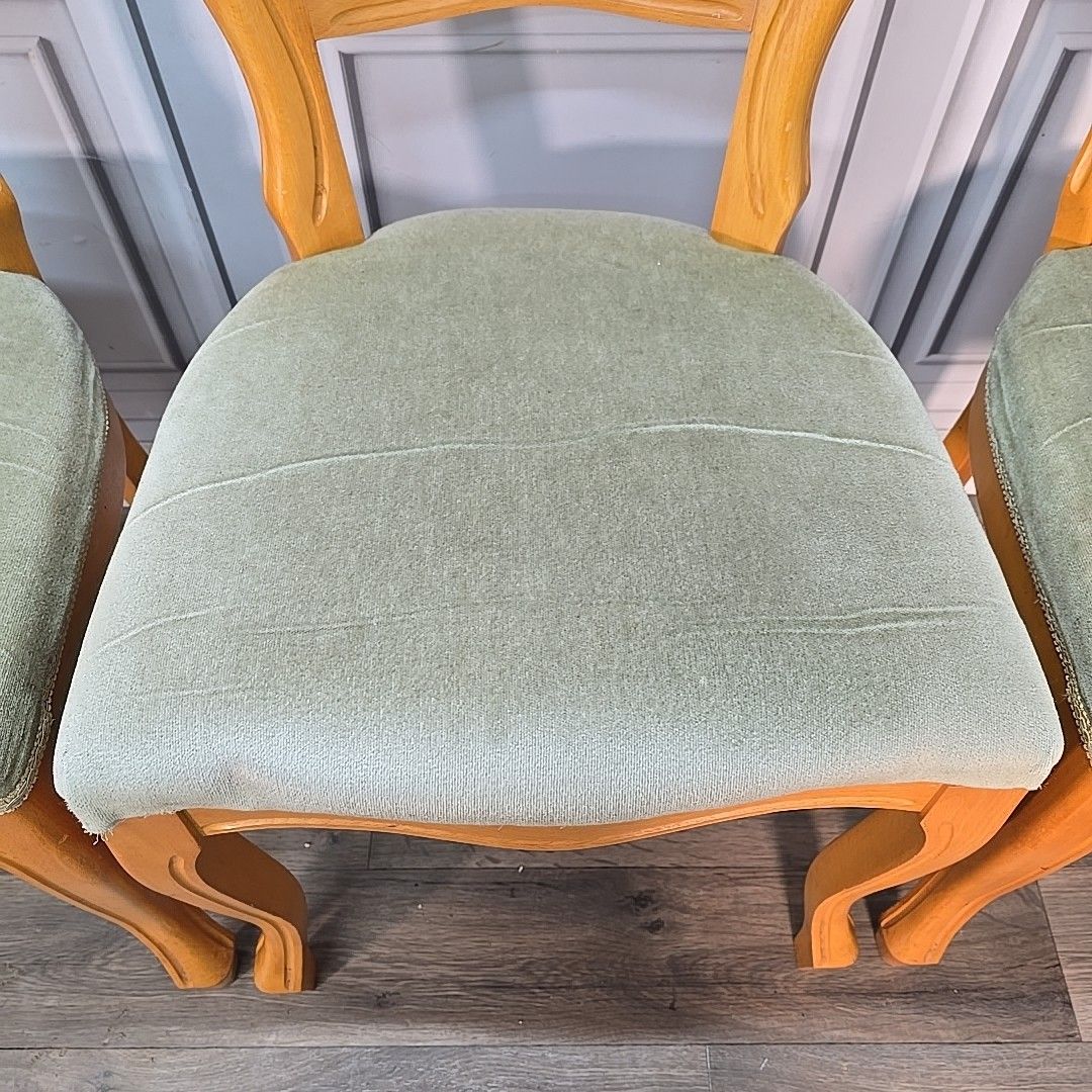 photo furniture Vintage Balloon Dining Chairs Set 4 Wooden Upholstered Victorian Louis Style