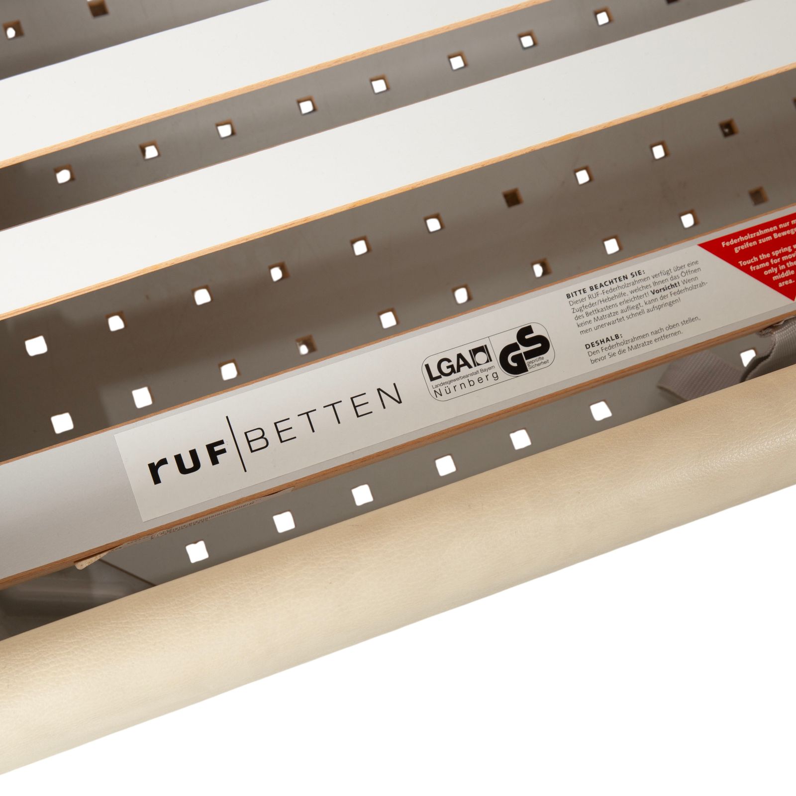 photo furniture Lit Ruf Loftline en simili-cuir, beige/crème, 180 x 200 cm