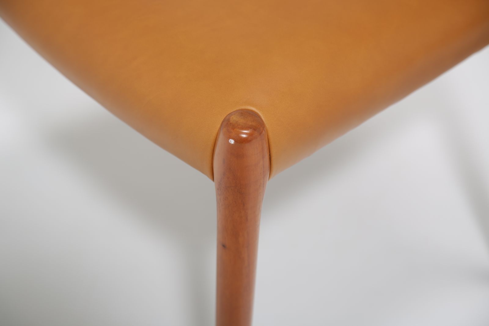 Niels Otto Møller Model 82 Dining Chairs: Set Of 8 In Solid Teak And Tan Leather For J.L. Møllers, 1960s photo vinterior