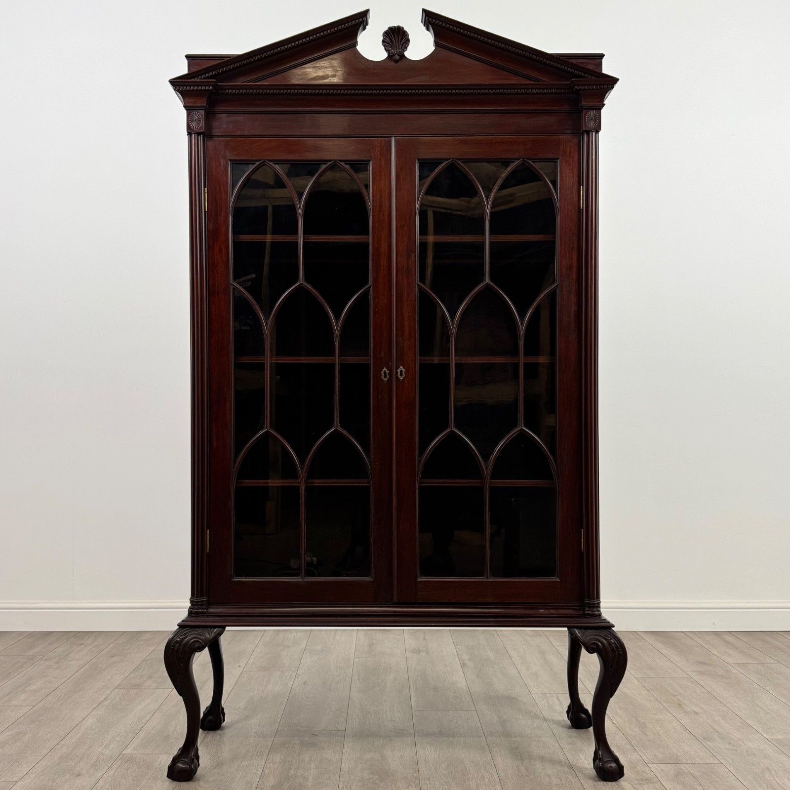 Antique 19th Century Fine Quality Display Cabinet In Mahogany