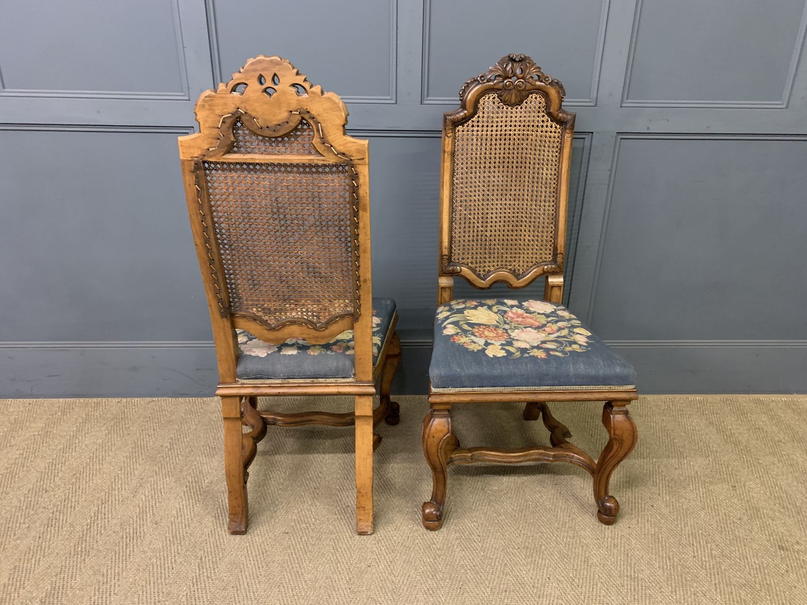 Pair Of William & Mary Style Chairs By Waring & Gillow photo 495.0