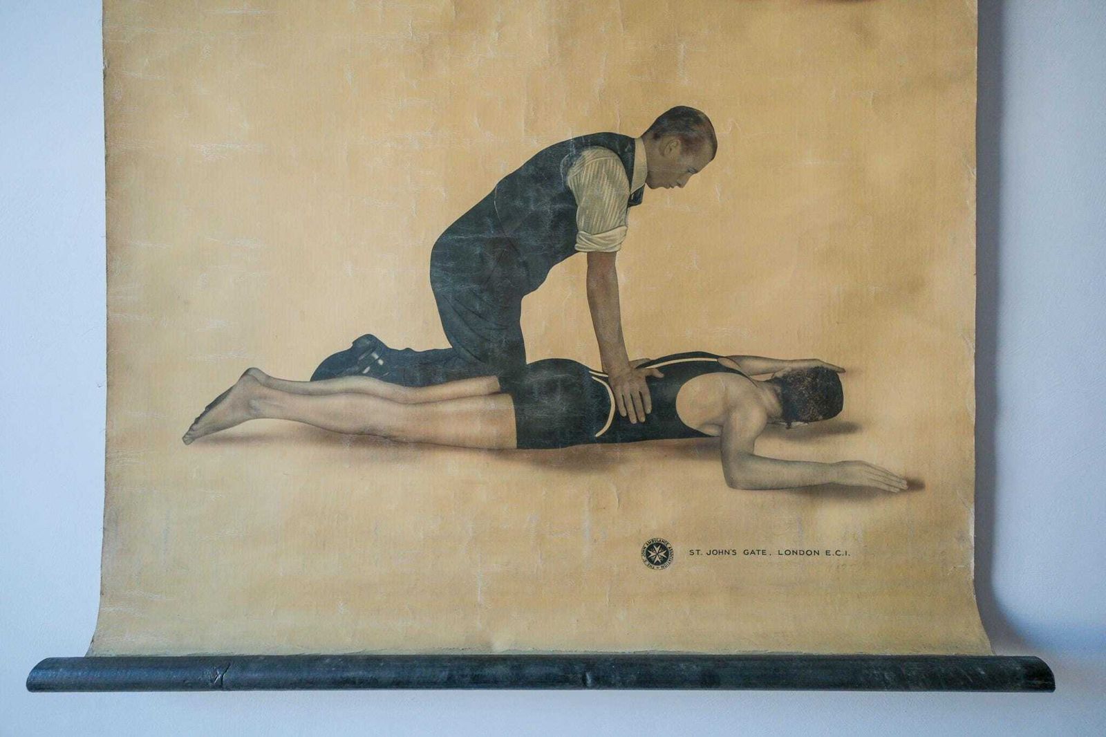 Original Anatomical Vintage British School Wall Chart Resuscitation First Aid Anatomy Beautiful Rare Teck St John's Ambulance photo Art